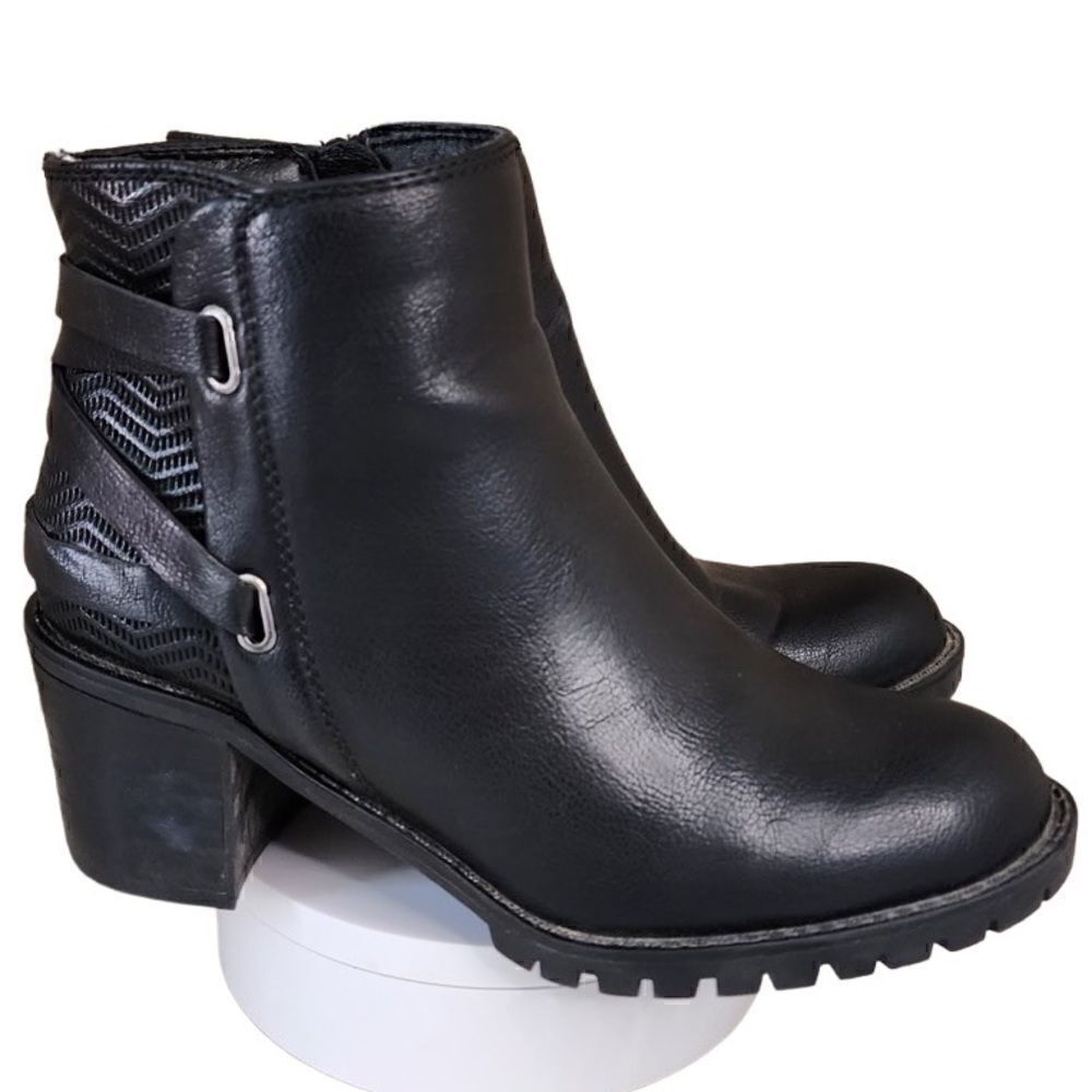 Baretraps- Women’s Hensley Black Vegan Faux Leather Bootie Ankle Boots, 6.5